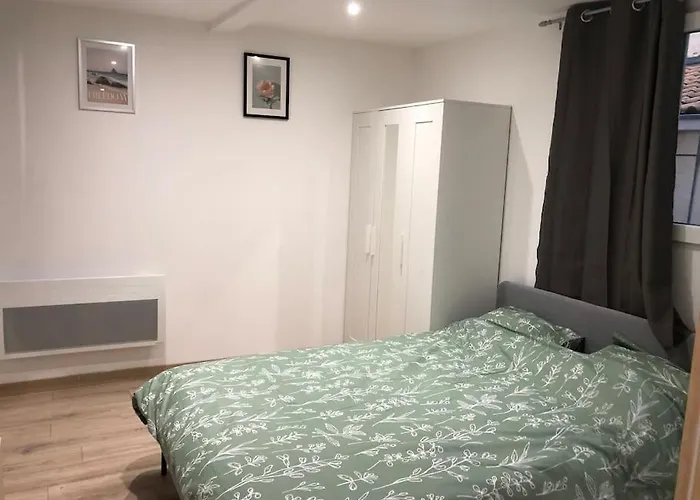 Beau Meuble Refait A Neuf Centre 아파트